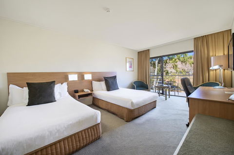 DoubleTree By Hilton Alice Springs - Travel Search 42