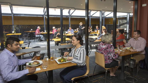 Stay At Alice Springs Hotel - Travel Search 31