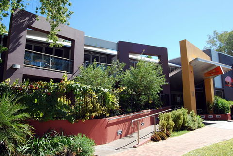 Stay At Alice Springs Hotel - Travel Search 0