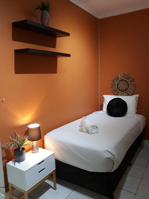 Central Studio, Darwin CBD Northern Territory - Cruises Travel 2