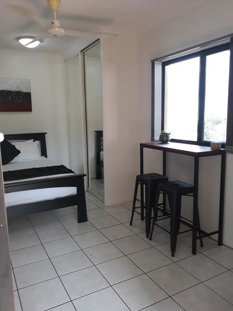 Central Studio, Darwin CBD Northern Territory - Cruises Travel 3