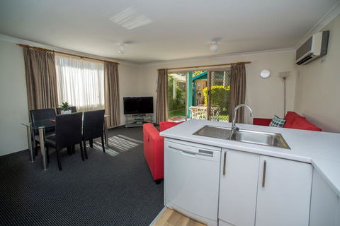 Beaches Serviced Apartments - Cruises Travel 19