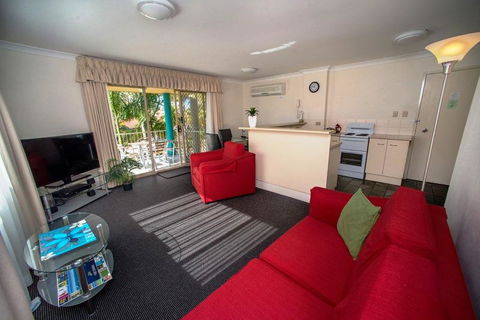 Beaches Serviced Apartments - Cruises Travel 12