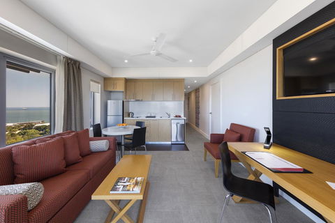Oaks Darwin Elan Hotel - Cruises Travel 17