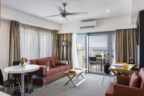 Oaks Darwin Elan Hotel - Cruises Travel 16