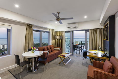 Oaks Darwin Elan Hotel - Cruises Travel 2