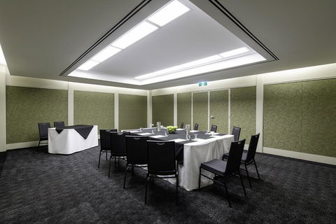 DoubleTree By Hilton Esplanade Darwin - Cruises Travel 31