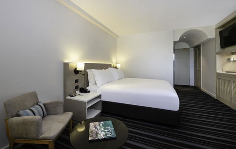 DoubleTree By Hilton Esplanade Darwin - Cruises Travel 20