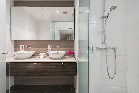 Darwin Waterfront Luxury Suites - Cruises Travel 36
