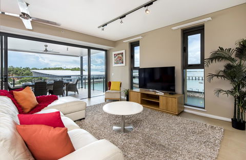 Darwin Waterfront Luxury Suites - Cruises Travel 11