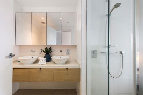 Darwin Waterfront Luxury Suites - Cruises Travel 33