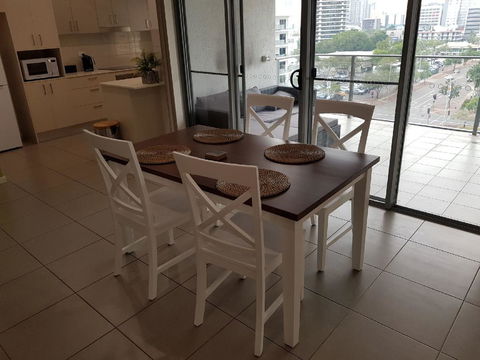Darwin-Ocean Views, Tropical Getaway, Pool & Aircon - Cruises Travel 7