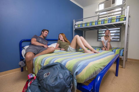 Melaleuca On Mitchell - Darwin YHA - Cruises Travel 5