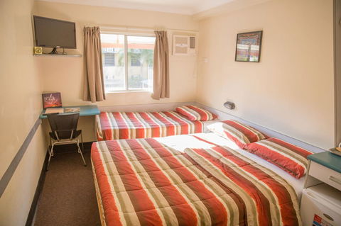 Melaleuca On Mitchell - Darwin YHA - Cruises Travel 17