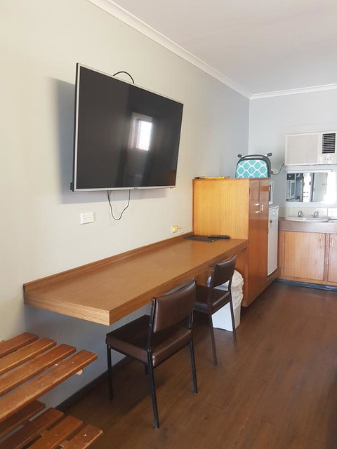 Safari Lodge Motel - Travel Search 2