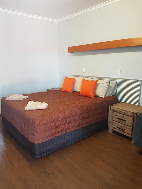 Safari Lodge Motel - Travel Search 0