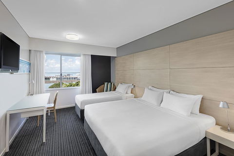 Vibe Hotel Darwin Waterfront - Cruises Travel 15