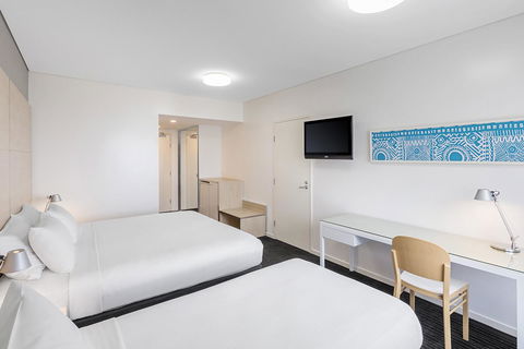 Vibe Hotel Darwin Waterfront - Cruises Travel 14