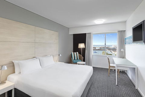 Vibe Hotel Darwin Waterfront - Cruises Travel 20
