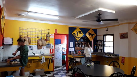 Alice\'s Secret Travellers Inn - Travel Search 28