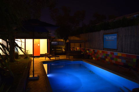 Alice\'s Secret Travellers Inn - Travel Search 32