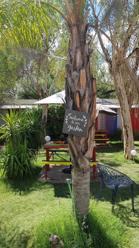 Alice\'s Secret Travellers Inn - Travel Search 16