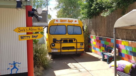 Alice\'s Secret Travellers Inn - Travel Search 43