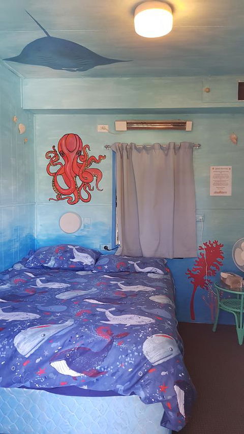 Alice\'s Secret Travellers Inn - Travel Search 40