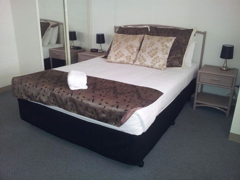 Nelson Bay Breeze - Cruises Travel 32
