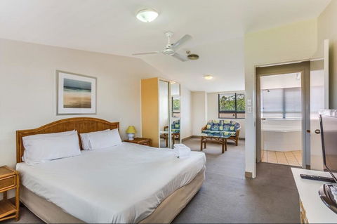 Nelson Bay Breeze - Cruises Travel 25