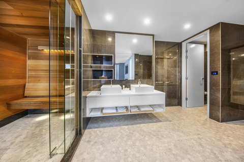 Canberra Rex Hotel - Tourism Guide 14