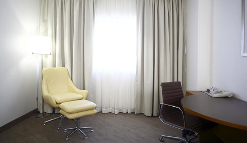 Novotel Canberra - Travel Search 16