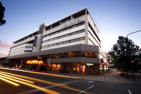 Novotel Canberra - Travel Search 6