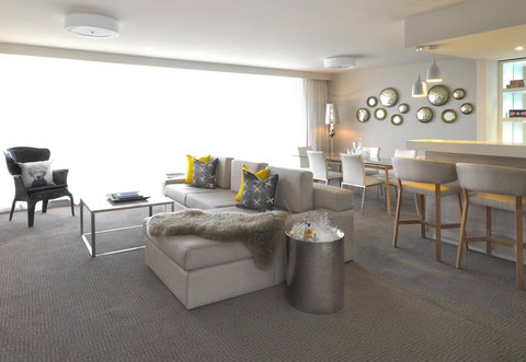 QT Canberra - Tourism Guide 24