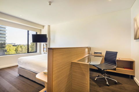 Crowne Plaza Canberra, An IHG Hotel - Cruises Travel 34