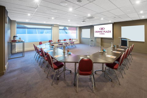 Crowne Plaza Canberra, An IHG Hotel - Cruises Travel 8