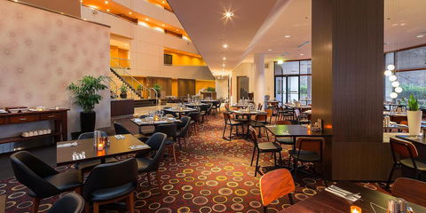 Crowne Plaza Canberra, An IHG Hotel - Cruises Travel 4