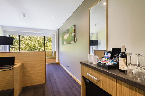 Crowne Plaza Canberra, An IHG Hotel - Cruises Travel 42