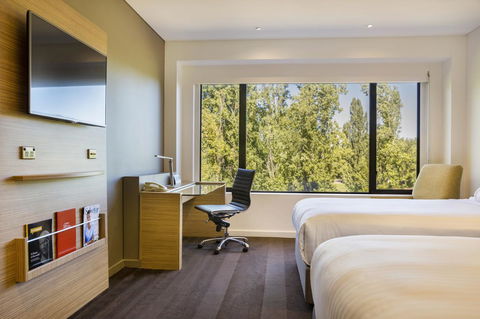 Crowne Plaza Canberra, An IHG Hotel - Cruises Travel 22