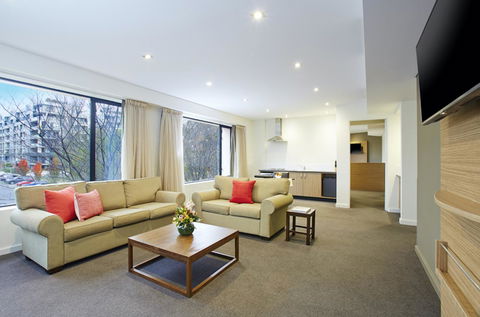 Crowne Plaza Canberra, An IHG Hotel - Cruises Travel 11