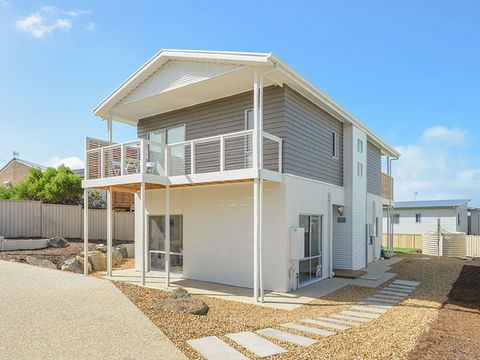 Boomer Beach Retreat - Pet-Friendly - WiFi - Travel Search 0