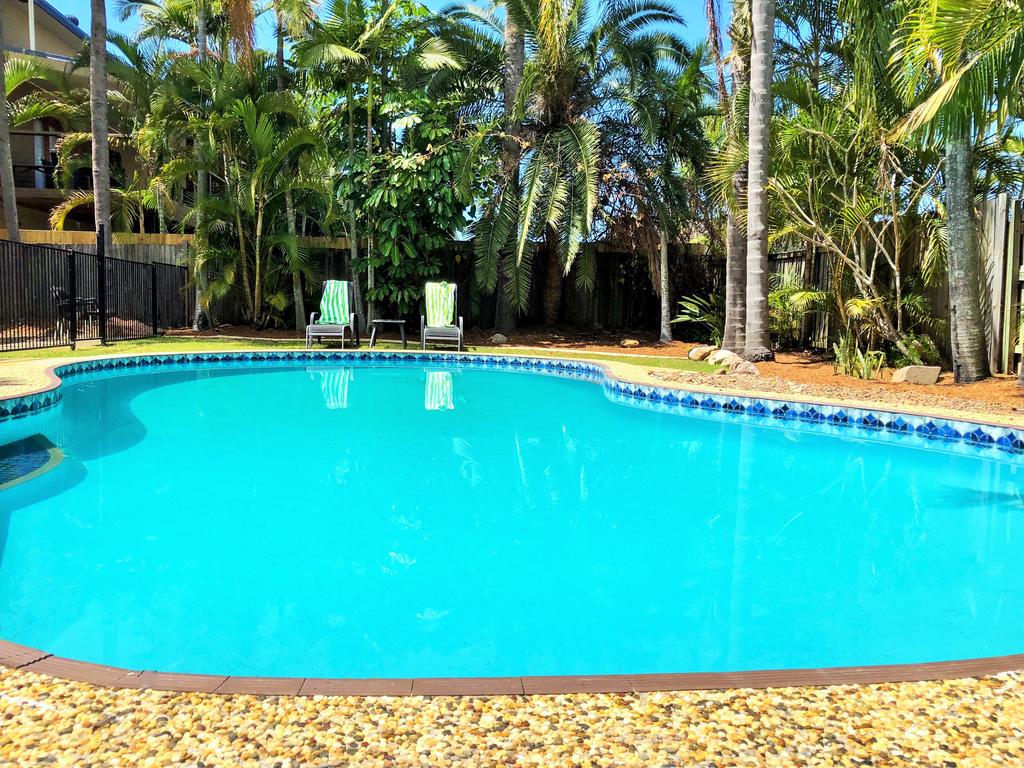 Benowa QLD Travel Search