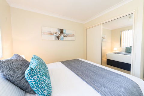 Bottletree Apartments On Bridge - Cruises Travel 1