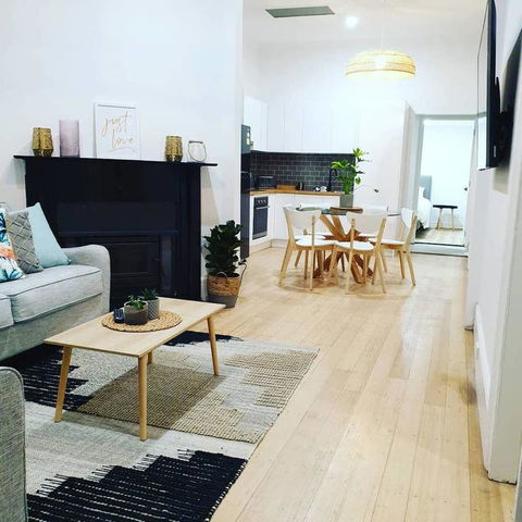 Boutique Beach House In The HEART Of St. Kilda - Tourism Guide 3