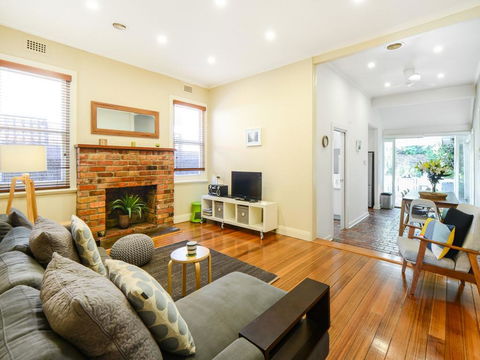 Boutique Stays - Clifton Park, House In Clifton Hill - Cruises Travel 0