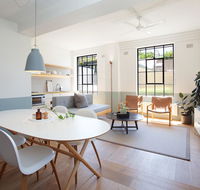 Boutique Sunlit Studio with Designer Furnishings - Cruises Travel