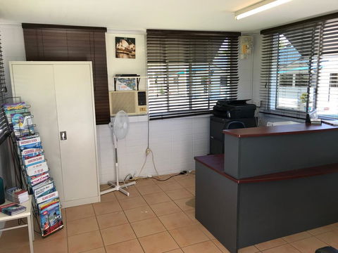 Bowen Arrow Motel - Travel Search 2