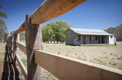 Brackens Hut - Travel Search 3