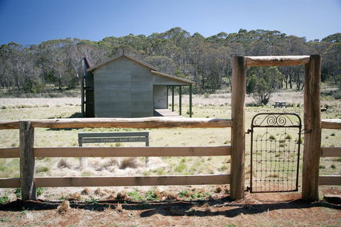Brackens Hut - Travel Search 2