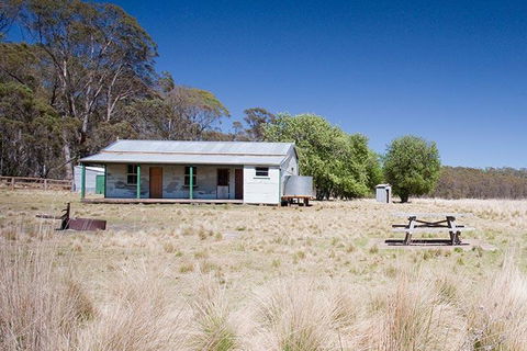 Brackens Hut - Travel Search 0